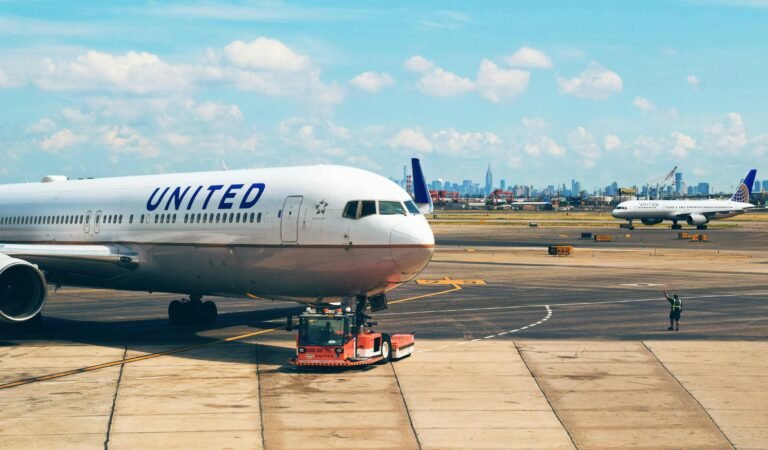 How to Get from Newark Airport (EWR) to Manhattan (2025)