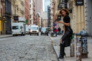 What Celebrities Live in NYC and Where to See Them — Local Guide 2025