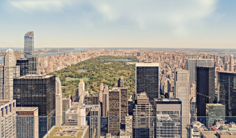 Hotels Near Central Park – Best Hotels by Area, Budget & Walk Time