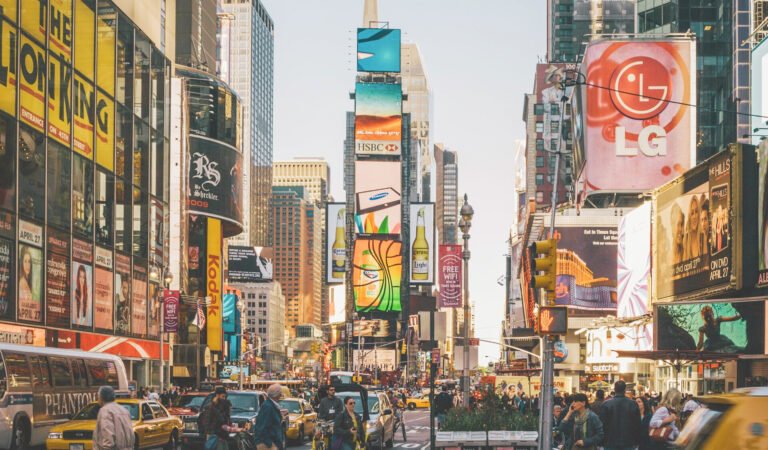 Which Airport Is Closest to Times Square? The Smartest Way to Arrive in Midtown