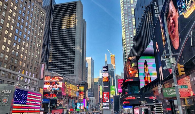 How to Get from Newark Airport to Times Square: Train, Bus, Taxi & Uber